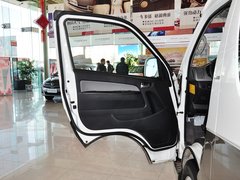 2013款 L 2.7L 手动 汽油领航豪华型 14座 国四