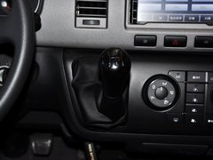 2013款 L 2.7L 手动 汽油领航豪华型 14座 国四