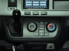 2013款 L 2.7L 手动 汽油领航豪华型 14座 国四