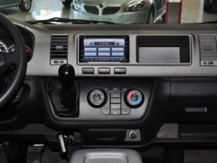 2013款 L 2.7L 手动 汽油领航豪华型 14座 国四