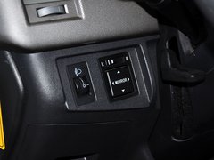 2013款 L 2.7L 手动 汽油领航豪华型 14座 国四