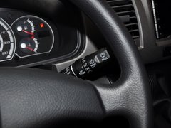 2013款 L 2.7L 手动 汽油领航豪华型 14座 国四