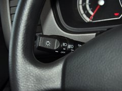 2013款 L 2.7L 手动 汽油领航豪华型 14座 国四