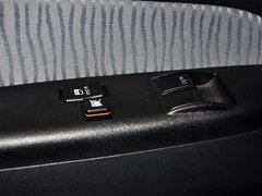 2013款 L 2.7L 手动 汽油领航豪华型 14座 国四