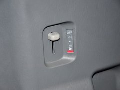 2013款 L 2.7L 手动 汽油领航豪华型 14座 国四