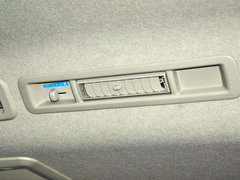 2013款 L 2.7L 手动 汽油领航豪华型 14座 国四