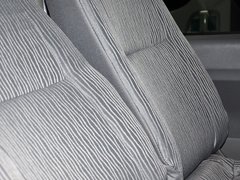2013款 L 2.7L 手动 汽油领航豪华型 14座 国四