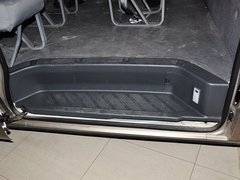 2013款 L 2.7L 手动 汽油领航豪华型 14座 国四