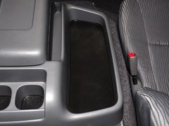 2013款 L 2.7L 手动 汽油领航豪华型 14座 国四