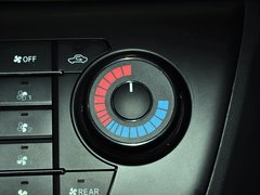 2013款 L 2.7L 手动 汽油领航豪华型 14座 国四