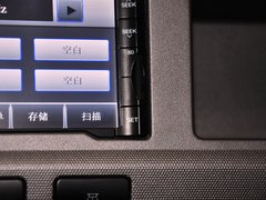 2013款 L 2.7L 手动 汽油领航豪华型 14座 国四