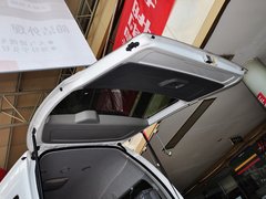 2013款 L 2.7L 手动 汽油领航豪华型 14座 国四