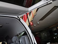 2013款 L 2.7L 手动 汽油领航豪华型 14座 国四