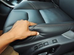 2014款 T6 3.0T 自动 智逸版 5座