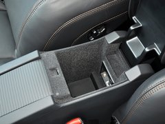 2014款 T6 3.0T 自动 智逸版 5座