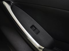 2013款 2.0L 自动 四驱尊贵型
