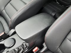 2013款 2.0L 自动 四驱尊贵型