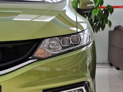 2013款 1.8L CVT 豪华版 6座