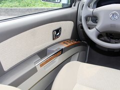 2013款 2.5T 手動(dòng) 四驅(qū)豪華版