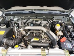 2013款 2.5T 手動 四驅(qū)豪華版