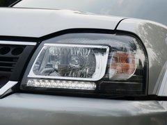 2013款 2.5T 手動 四驅(qū)豪華版