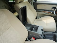 2013款 2.5T 手動 四驅(qū)豪華版
