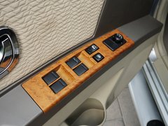 2013款 2.5T 手動 四驅(qū)豪華版