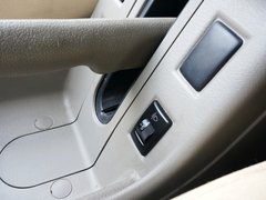2013款 2.5T 手動 四驅(qū)豪華版
