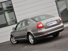 2014款 1.6L 自动 逸俊版