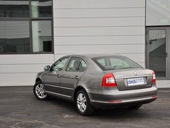2014款 1.6L 自动 逸俊版