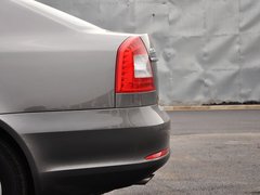 2014款 1.6L 自动 逸俊版