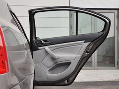 2014款 1.6L 自动 逸俊版