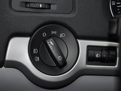 2014款 1.6L 自动 逸俊版