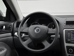 2014款 1.6L 自动 逸俊版