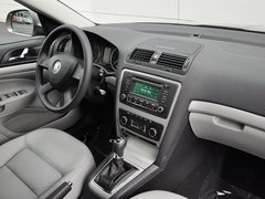2014款 1.6L 自动 逸俊版