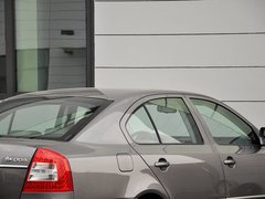 2014款 1.6L 自动 逸俊版