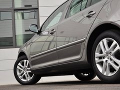 2014款 1.6L 自动 逸俊版