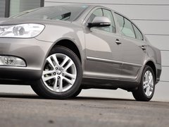 2014款 1.6L 自动 逸俊版