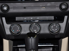 2015款 1.4T DSG 逸俊版