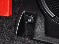 2013款 3.6L 罗宾汉 10周年限量版 4门