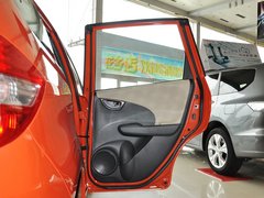 2013款 1.3L 自动 舒适版