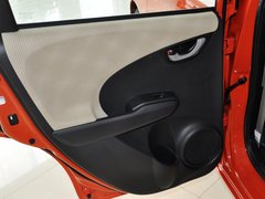 2013款 1.3L 自动 舒适版