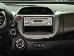 2013款 1.3L 自动 舒适版