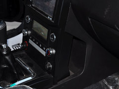 2013款 2.2L 手动 两驱汽油商务版