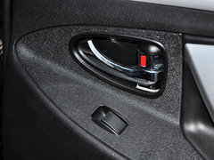 2013款 2.2L 手动 两驱汽油商务版
