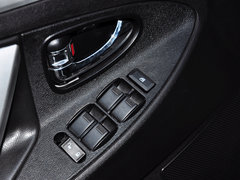 2013款 2.2L 手动 两驱汽油商务版