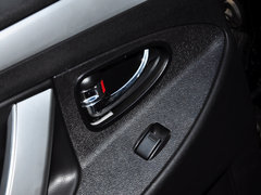 2013款 2.2L 手动 两驱汽油商务版