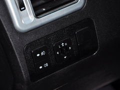 2013款 2.2L 手动 两驱汽油商务版