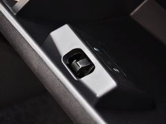 2014款 1.4L 手动天窗导航版 国V