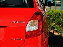 2014款 1.6L 自动 Montecarlo版